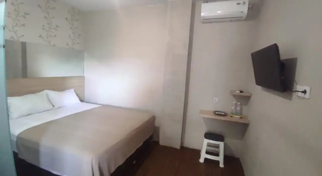 RedDoorz @ Jalan Patimura Lampung, Book Hostel Bandar Lampung Sumatra