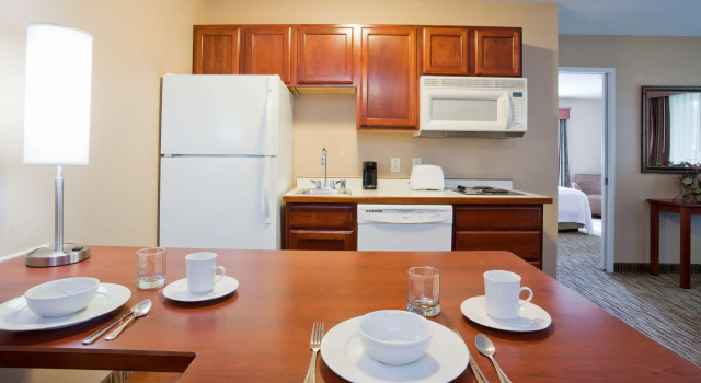 Четырёхместный номер Standard GrandStay Residential Suites Hotel - Eau Claire