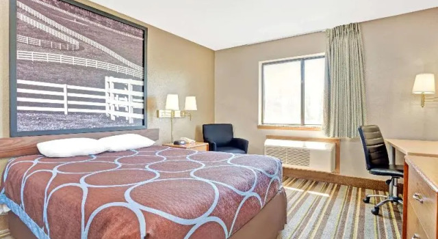 Номер Standard Super 8 by Wyndham Louisville Airport