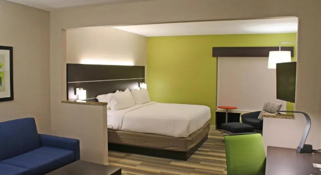 Люкс Holiday Inn Express Hotel & Suites Cape Girardeau I-55 by IHG
