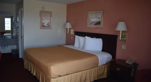 Номер Economy Royal Inn