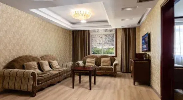 Люкс Business Jiaju Fengqing Hotel