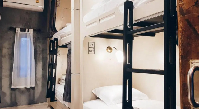 Кровать в общем номере Rowhou8E Hostel Huahin