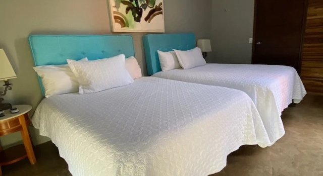 Четырёхместный номер Comfort с балконом и с красивым видом из окна Hotel Valentino