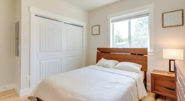 Peaceful Hendersonville Home < 2 Mi to Main St!, Забронировать Отель Отели Хендерсонвилл с парковкой, Парковка