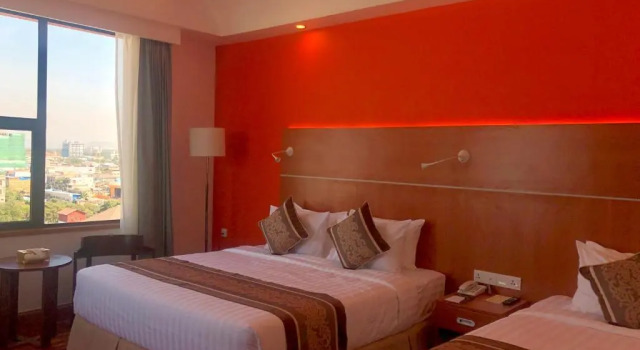 Номер Standard Ritz Grand Hotel Mandalay