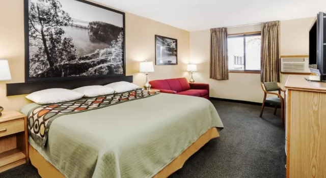 Номер Standard Super 8 by Wyndham Ottawa Starved Rock