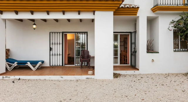 Peaceful Apartment in Alcaucín With Garden, Varaa Huoneisto Alcaucin Axarquía