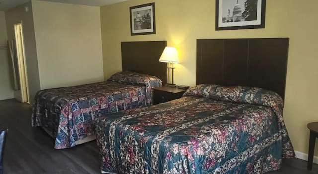 Четырёхместный номер Standard America's Inn