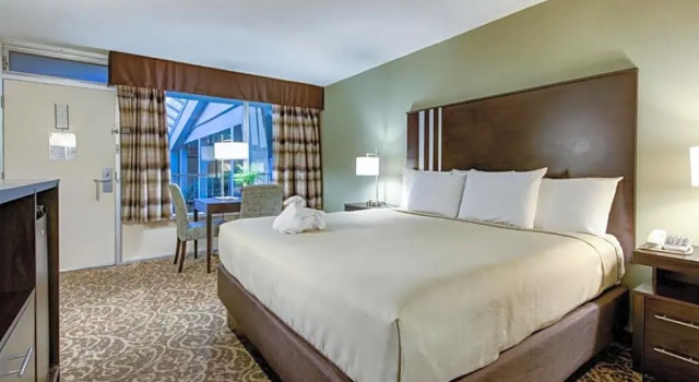 Двухместный полулюкс Glenstone Lodge