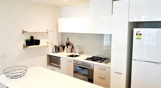 Семейные апартаменты с 2 комнатами с балконом и с видом на город ReadySet Apartments on Spencer