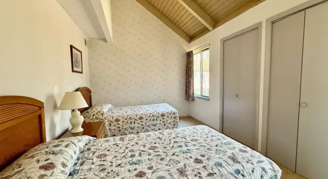 Коттедж Eagle Village Resort