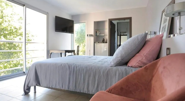 Chambres en vue - chambres d'hôtes, Забронировать Отель Ла-Тур-ан-Жаре Овернь-Рона-Альпы