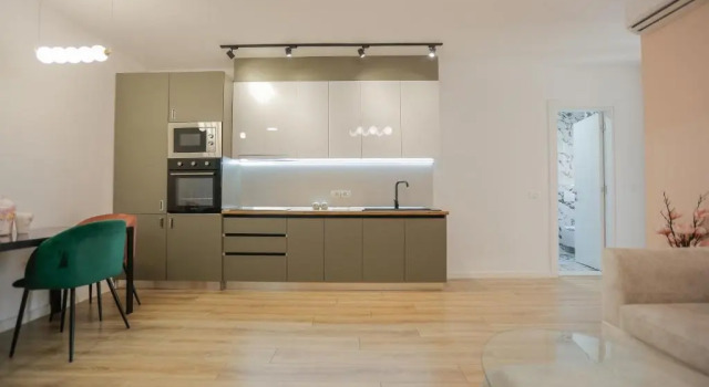 Miku Apartment-Spectacular 1BD At Komuna e Parisit