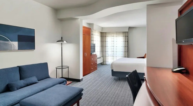 Двухместный люкс Courtyard by Marriott Houston NASA Clear Lake