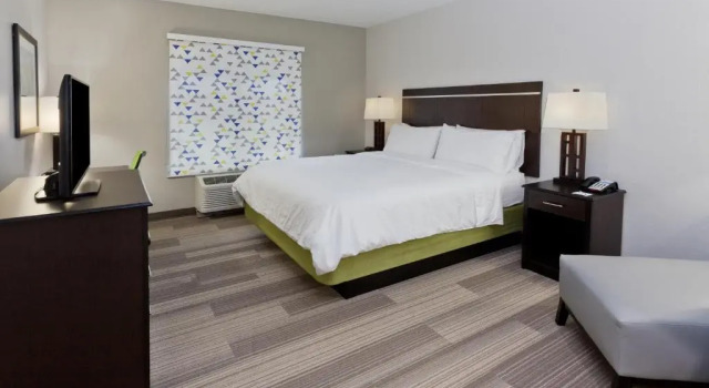 Номер Standard Holiday Inn Express Hotel & Suites Montgomery E - Eastchase by IHG