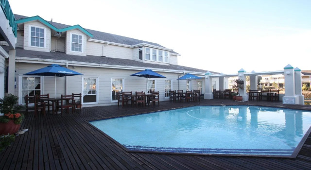 Halyards Hotel, Book Ferieresort Port Alfred Sunshine Coast