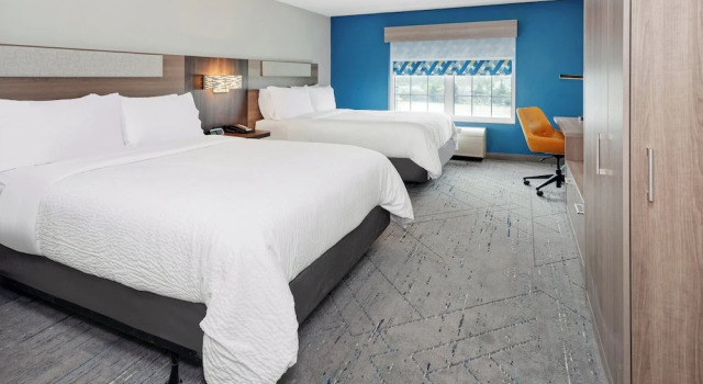 Четырёхместный номер Standard Holiday Inn Express & Suites Port Washington by IHG