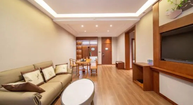 Люкс peninsula holiday inn