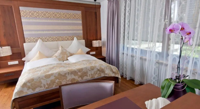 Двухместный номер Deluxe с частичным видом на море Hotel Heinzler am See