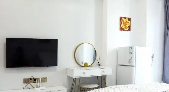 Ye Xiaoliu City Homestay (Changsha Desiqin City Plaza), Забронировать Отель Чанша Хунань, рядом с Международный выставочный центр Чанша-Хунсин