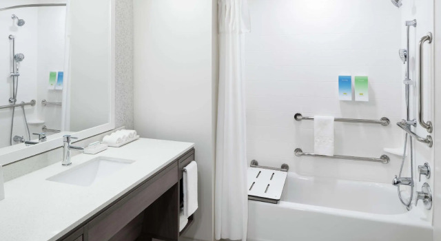Двухместный люкс Accessible with Bathtub Home2 Suites By Hilton Orlando Airport