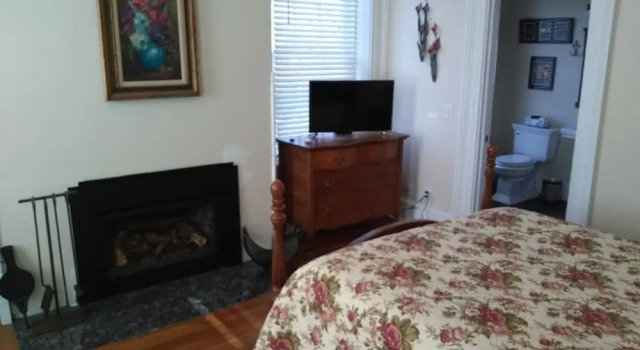 The Tiskilwa Inn, Book Bed and Breakfast Spring Valley Illinois