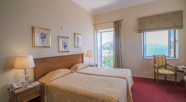 Номер Superior с балконом и с видом на море Cavalieri Hotel