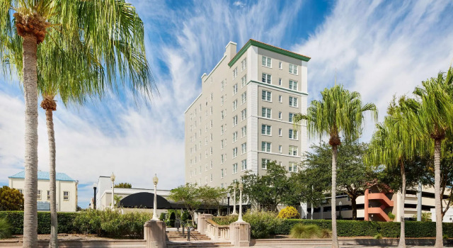 Четырёхместный номер Standard The Terrace Hotel Lakeland, Tapestry Collection by Hilton