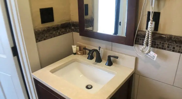 Четырёхместный номер Standard с видом на город Horton Grand Hotel