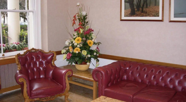 Nayland Hotel