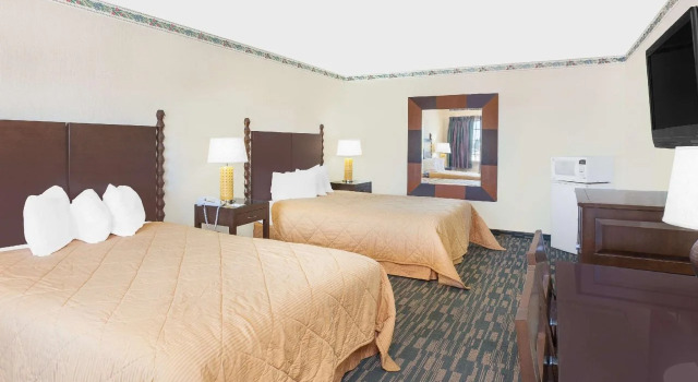 Days Inn by Wyndham Fresno Central, Buchen Sie Hotel Fresno Kalifornien