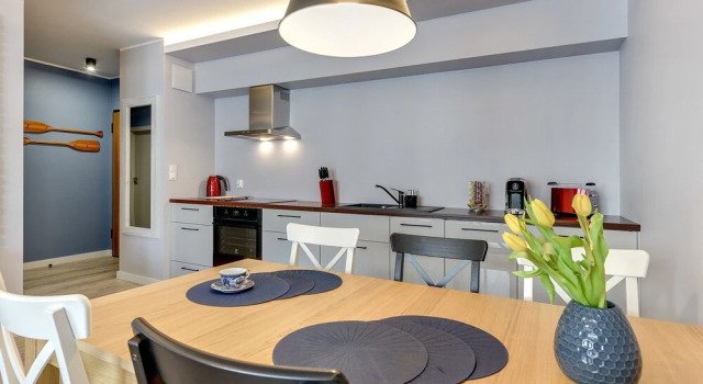 UNO I Apartament, Varaa Huoneisto Hotellit Pommeri pysäköinnillä, Pysäköinti