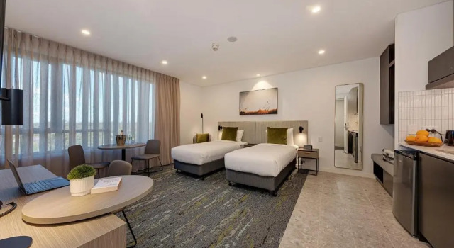 Littomore Suites Kingswood