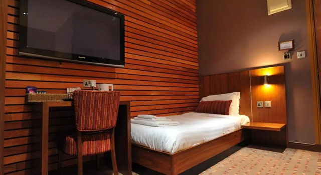 Номер Standard The Commercial Hotel
