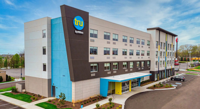 TRU By Hilton Clarksville, Забронировать Отель Кларксвилл Теннесси