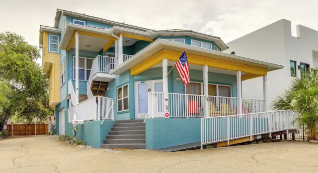 Vibrant Condo - Walk to Indian Rocks Beach!