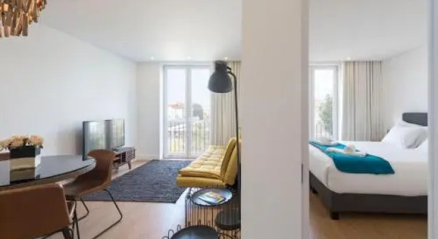 Lovelystay - Central Flat W/ Ac And Balcony, Забронировать Отель Cedofeita / Santo Ildefonso / Se / Miragaia / Sao Nicolau e Vitoria Порту, рядом с Lapa Metro Station
