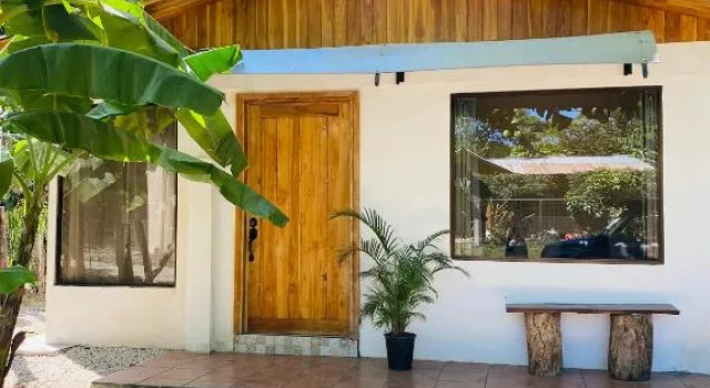 Коттедж с 2 комнатами Beautiful 2-bedroom home OR Studio Apartment OPTION in Santa Cruz