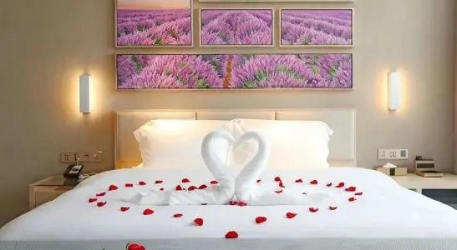 Двухместный люкс Deluxe Lavande Hotel (Huizhou Huiyang Municipal Square Branch)