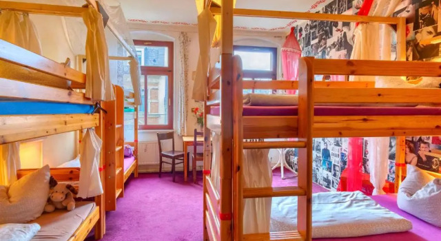 Кровать в общем номере (женский номер) Hostel Lollis Homestay Dresden