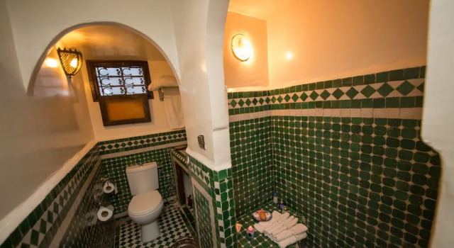 Camera Standard Riad Ghita