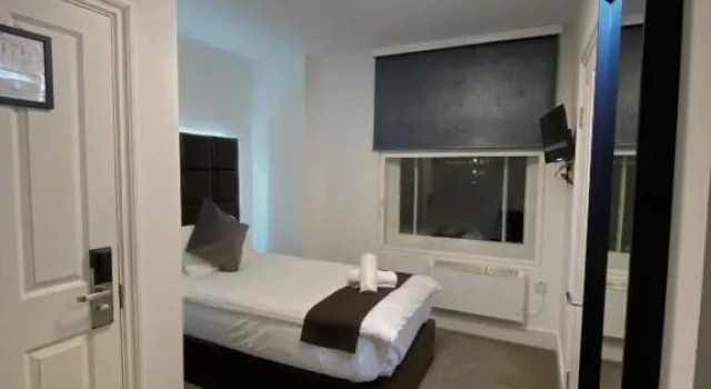 Номер Standard The Charles Hotel
