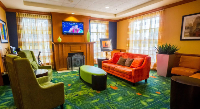 Fairfield Inn Toronto Oakville, Varaa Hotelli  