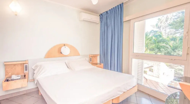 Residence with private beach in San Vincenzo