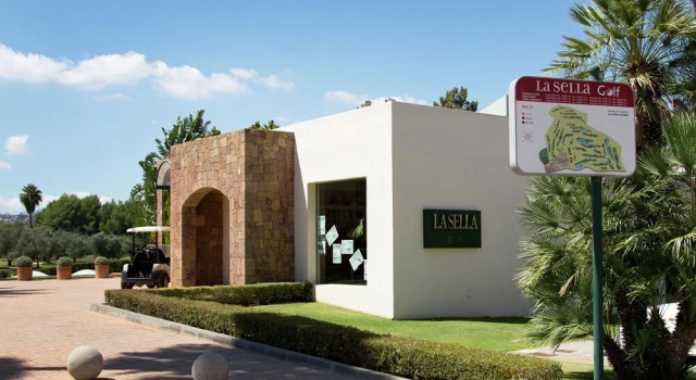 Villa with private swimming pool fantastic views of the golf complex of Denia, Забронировать Вилла Мунтанья-де-ла-Селья 