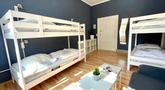 Кровать в общем номере Blue Doors Hostel Altstadt