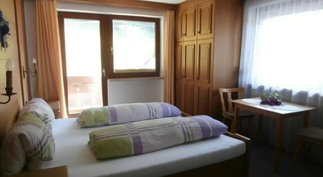 Haus Felsblick, Rezerwuj Hotel Hotele w Tyrol ze śniadaniem, Śniadanie