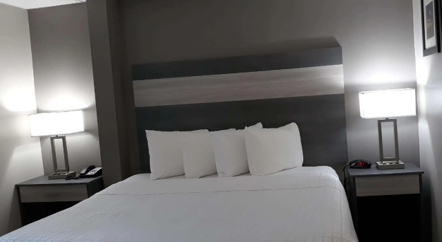 Двухместный люкс c 1 комнатой Baymont by Wyndham Lafayette - Purdue University