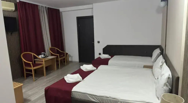 Трёхместный семейный номер Standard Hotel Apollo Central